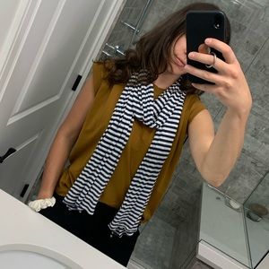 Striped blue and white scarf